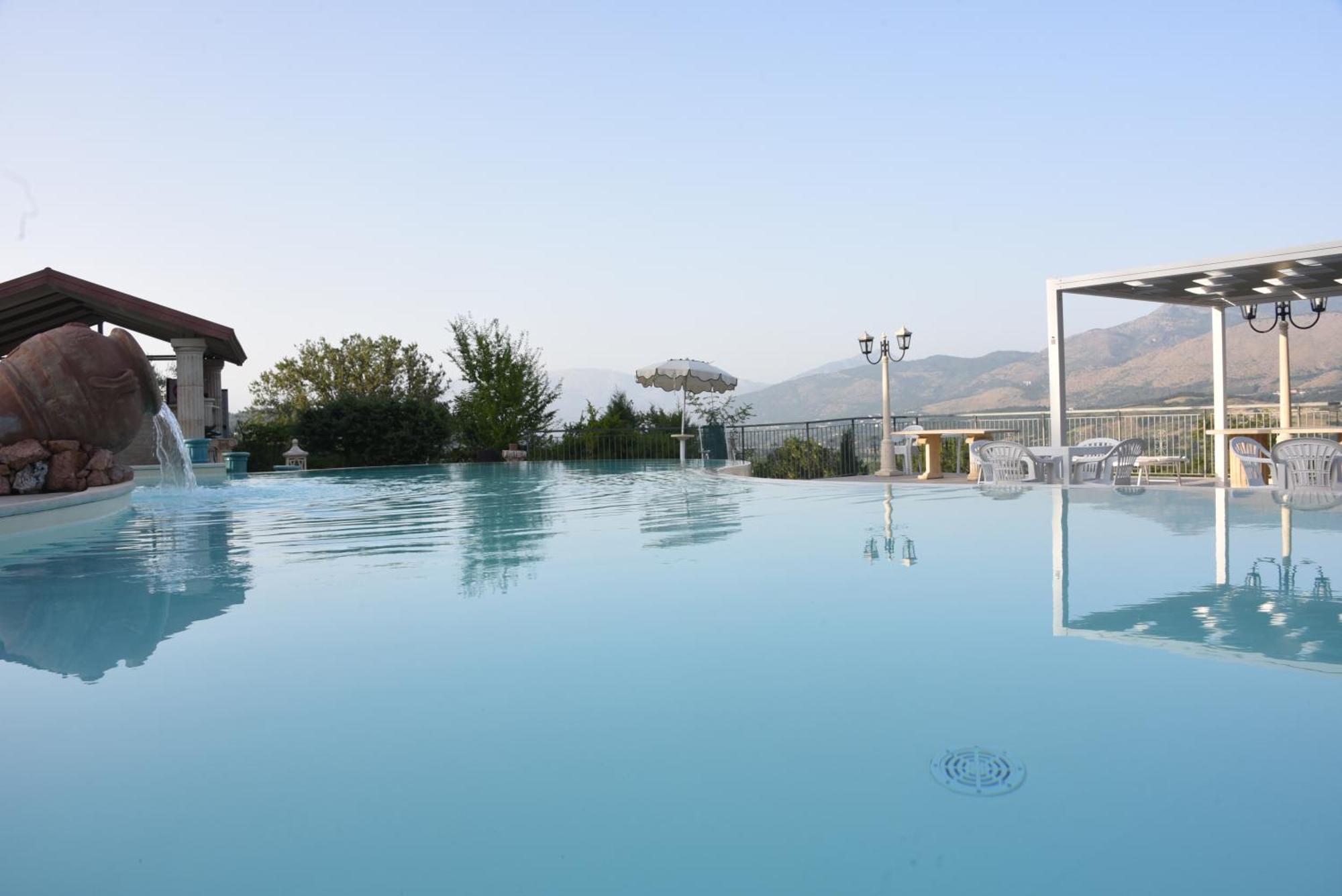 Bosco D'Olmi Country House Sant'Andrea del Garigliano Exterior photo
